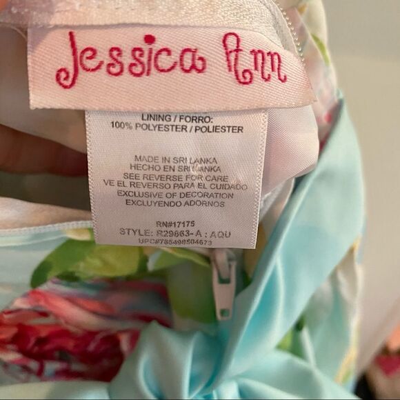 Vintage Girls Dress Floral with Satin Straps Sash - Picture 4 of 6